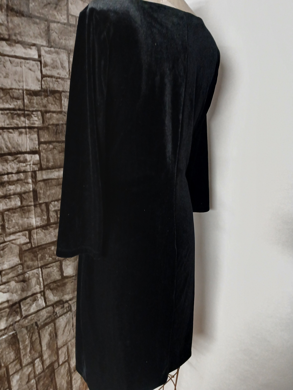 Annen Klein Women's Black Velvet Ruched Sheath Dress - Picture 7 of 10
